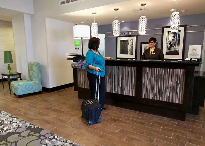 Hampton Inn & Suites Winnie